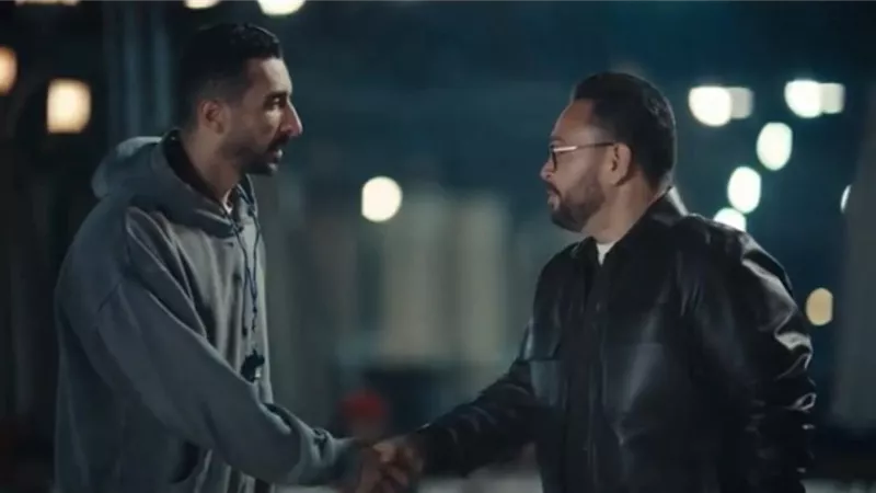 تعارف حسن حفني وأحمد رزق يتسبب في غرق نجله.. مسلسل اللون الأزرق الحلقة 6