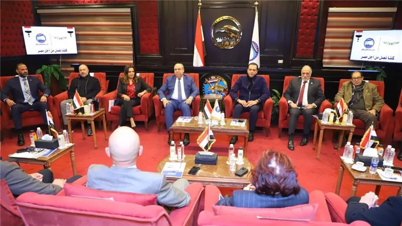 وزير الطيران في ضيافة «مستقبل وطن»: رفع كفاءة المطارات على رأس الأولويات