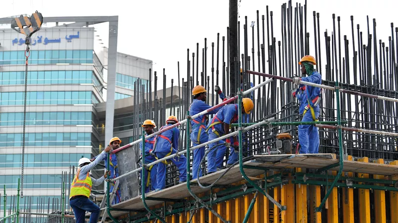 المقاولون: ارتفاع الوقود يهدد تكلفة المشروعات | خاص