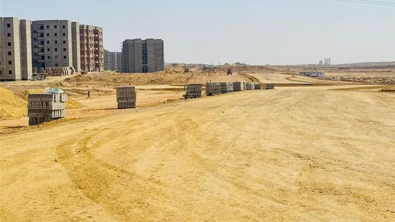 باستثمارات 4 مليارات جنيه.. العبور الجديدة تنفذ محاور طرق بطول 25 كم 
