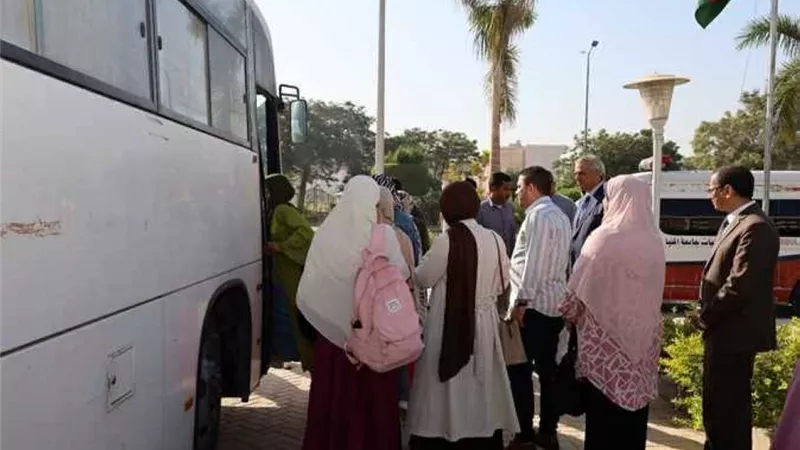 فحص 1021 مترددًا بالمجان خلال قافلة طبية بقرية داقوف بالمنيا