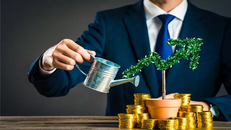 تعرف على التخصصات الجامعية التي تضمن لك ثروة طائلة 