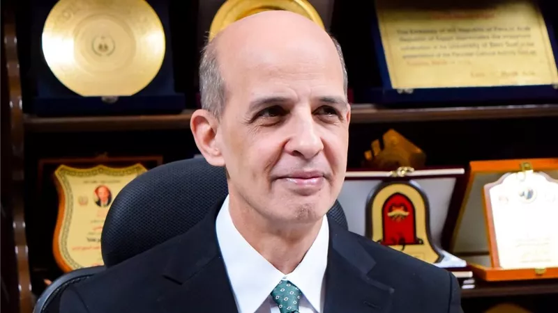 إجراءات تنظيمية لطلاب الدراسات العليا وبحث ملفات المبتعثين بجامعة بني سويف