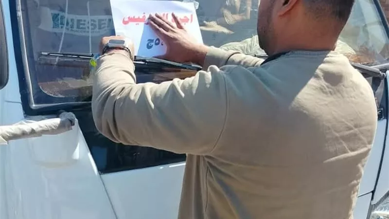رئيس مدينة دسوق: استمرار متابعة حركة نقل الركاب بالمواقف ووضع ملصقات