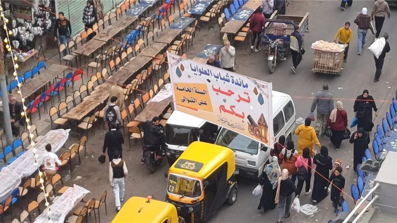 روح المطرية تنتقل لعروس البحر.. ملحمة إفطار جماعي بالعلواية في الإسكندرية
