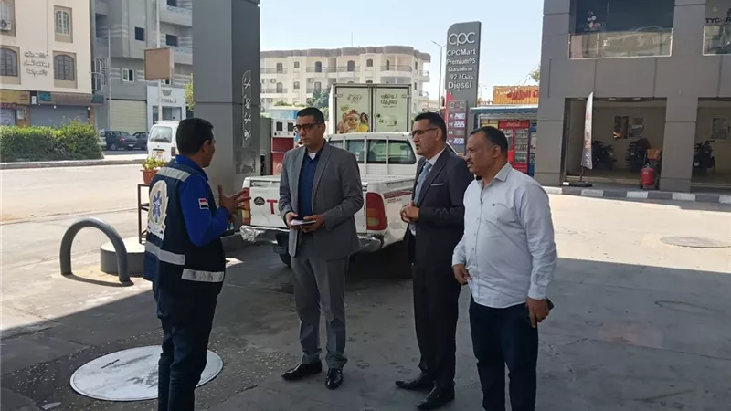 نائب محافظ الأقصر يتفقد عدد من المنشآت التموينية ومحطات الوقود