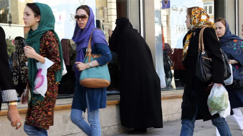 القيادة المركزية الأمريكية تحذر المدنيين في إيران من استخدام الموانئ 
