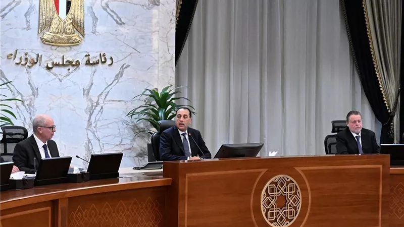 الحكومة تفعل إجراءات ترشيد الكهرباء وإنارة الشوارع ضمن خطة المواجهة 