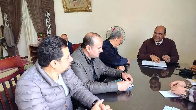 رئيس مدينة دسوق يتابع موقف مشروعات الخطة الاستثمارية