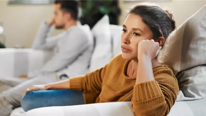 استشاري علاقات أسرية تقدم نصائح للتعامل مع الخوف من فقدان الحبيب| خاص