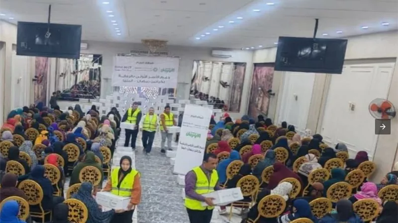 توزيع 400 بطانية ولحاف على غير القادرين في المنيا