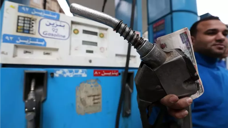 كيف يتم حساب أسعار البنزين في مصر كل 3 أشهر؟