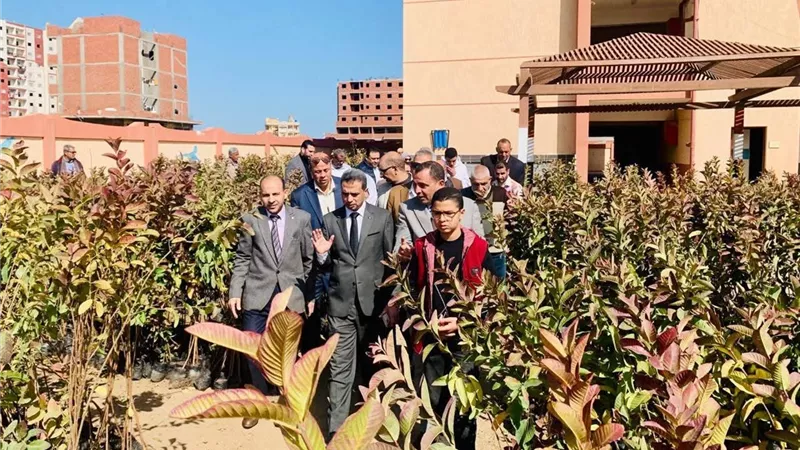 محافظ كفرالشيخ يدشن زراعة 50 ألف شجرة مثمرة بمدارس مركز الرياض