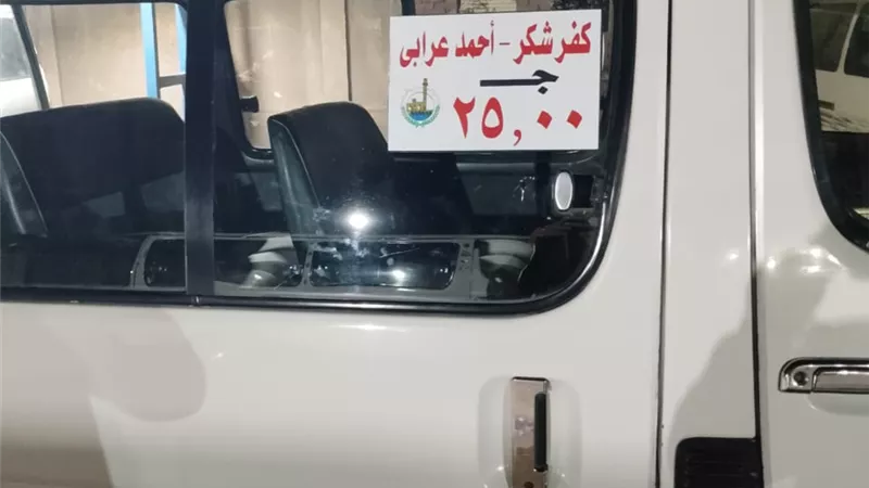 محافظ القليوبية يتابع وضع ملصقات تعريفة الركوب على سيارات الأجرة 