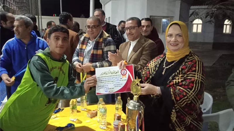 مدير تعليم مطروح تشهد نهائي الدورة الرمضانية لكرة القدم للمدارس