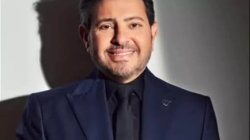مصطفى كامل: استقرار الحالة الصحية لهاني شاكر وسفره إلى فرنسا