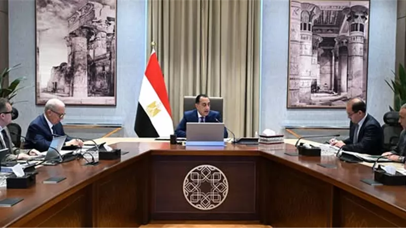 رئيس الوزراء يستعرض تقديرات الاستثمارات الحكومية المستهدفة ضمن خطة التنمية
