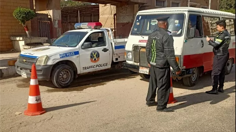 مرور الشرقية: التحفظ على سيارات ملاكي وسرفيس وضبط المخالفات