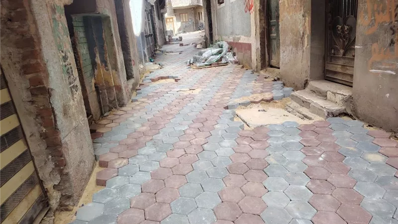 محافظ كفرالشيخ يتابع تركيب إنترلوك ببلطيم ضمن مشروعات الخطة الاستثمارية
