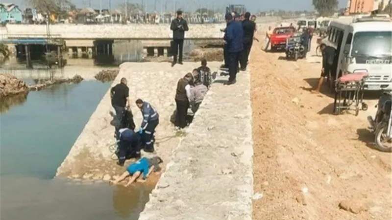 انتشال جثتي طالبين غرقا في مياه ترعة القاصد أثناء الاستحمام بطنطا 