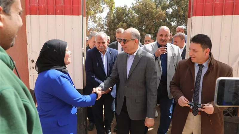 محافظ المنيا يتفقد مدرسة اللواء فاروق طه الثانوية المشتركة بقرية بني عبيد 