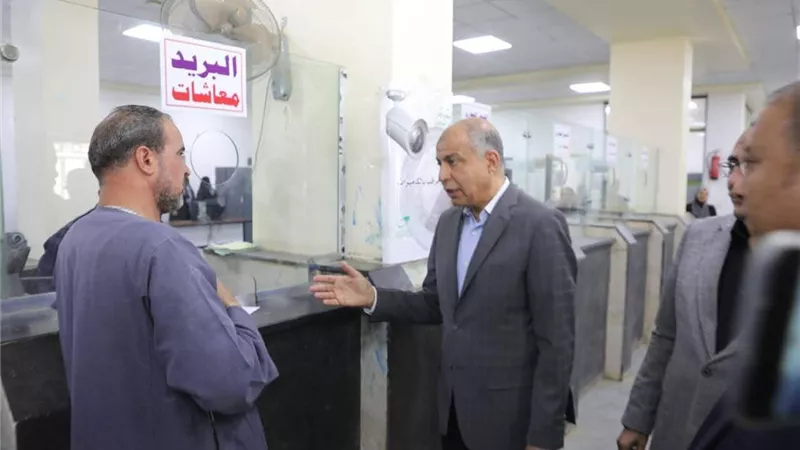محافظ المنيا يتابع مشروعات «حياة كريمة» ببني عبيد في أبوقرقاص