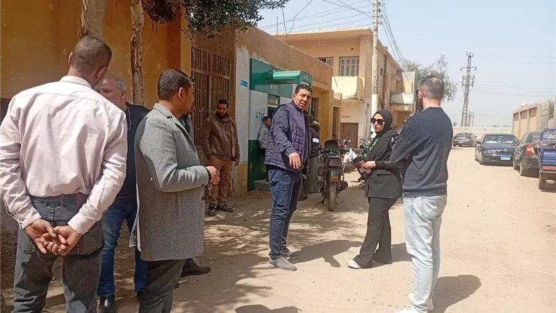 معاينة أراضي الدولة بقرية تلة بالمنيا لإنشاء مجمع خدمات
