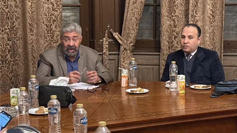 الشريف يترأس اجتماع 