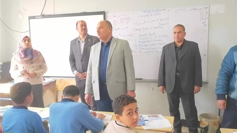 وكيل تعليم المنيا يتفقد عدد من مدارس بني عبيد لمتابعة انتظام الدراسة