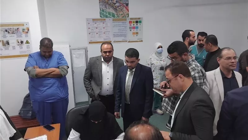 أولى جولاته الميدانية.. مدير الرعاية الصحية بالأقصر يتفقد مستشفى طيبة