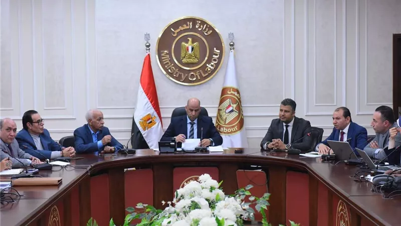 العمل: فتح الحوار لمناقشة طلبات تعديل قانون المنظمات النقابية 