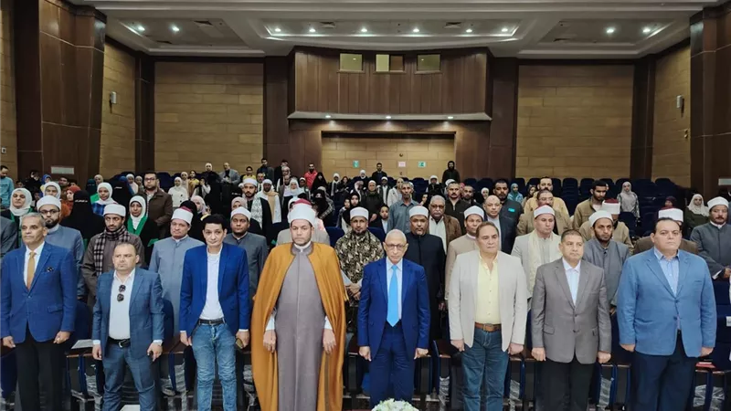 محافظ شمال سيناء ومدير مديرية الأوقاف يشهدان احتفالية تكريم حفظة القرآن