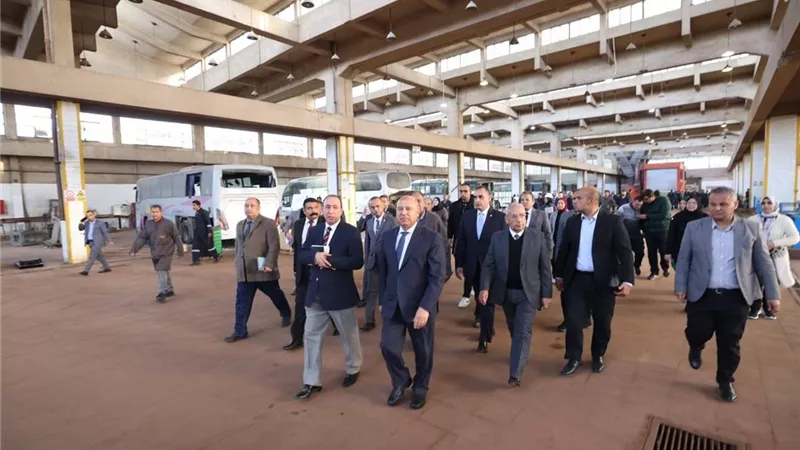  وزير النقل يتفقد المركز الفني للصيانة والإصلاح بميت حبيش بطنطا
