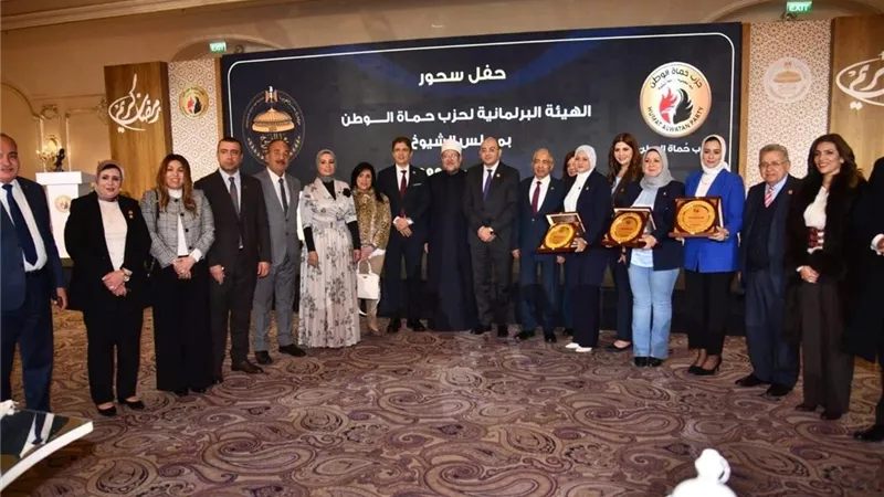 ندوة حماة الوطن.. تحذيرات من إيقاف إنتاج النفط بدول الخليج