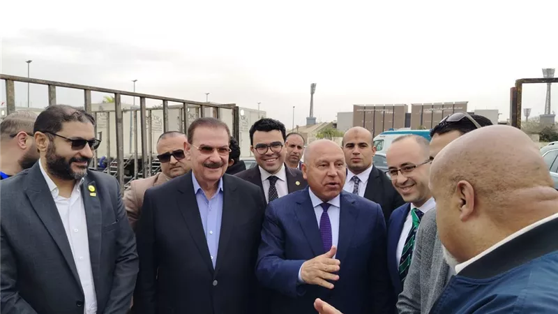 كامل الوزير يدلي بصوته في جولة الإعادة لانتخاب نقيب المهندسين