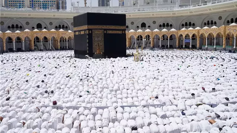 في خطبة الجمعة.. خطيب المسجد الحرام يكشف عن علامات قبول عمل المؤمن