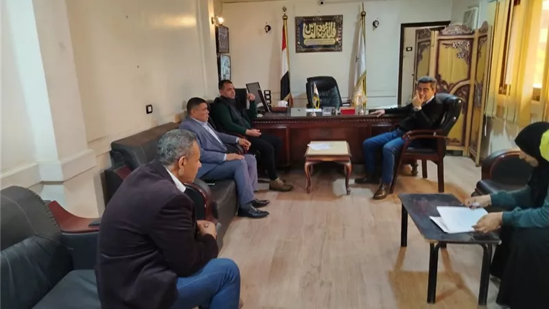 السكرتير المساعد بالأقصر يتابع منظومة التصالح وتقنين أراضي الدولة 