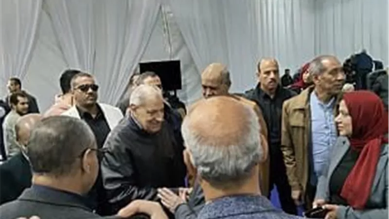 إبراهيم محلب يدلي بصوته بجولة الإعادة في انتخابات المهندسين
