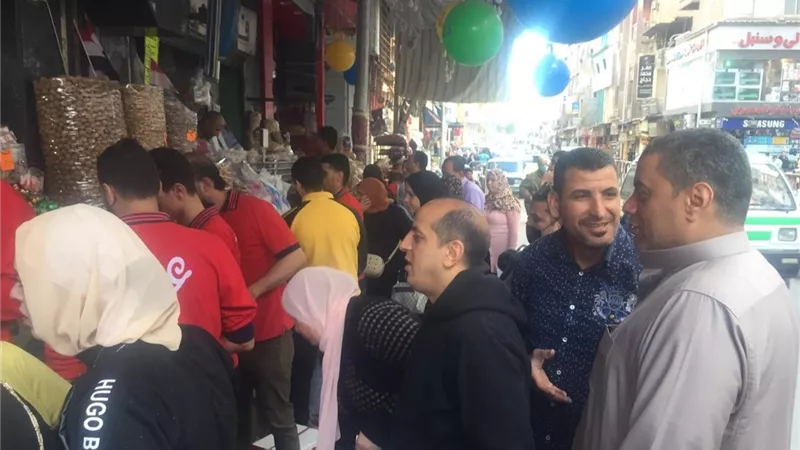 البحيرة تستعد للعيد مبكراً.. زحام بأسواق المحافظة لشراء الكعك والبسكويت