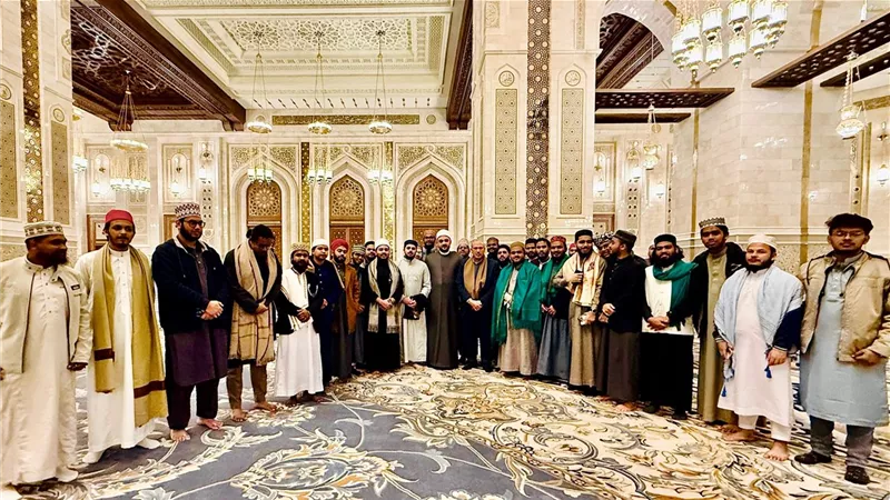 وفد من بنجلاديش في جولة بمسجد مصر ودار القرآن بالعاصمة الجديدة.. صور