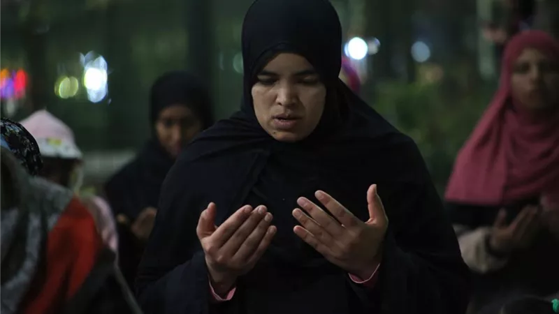 كيفية قيام الحائض والنفساء ليلة القدر.. دار الإفتاء تجيب