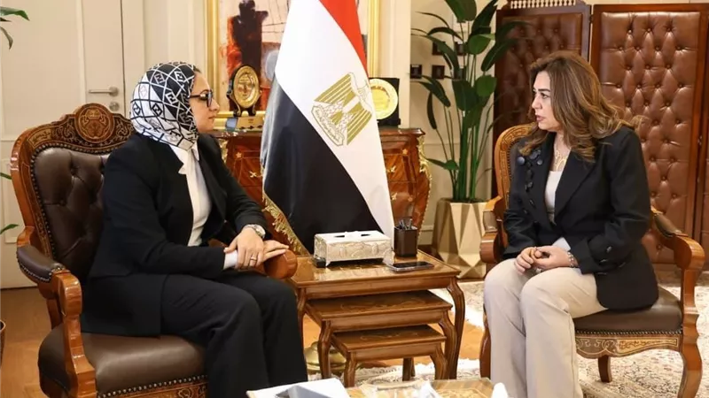 وزيرة التنمية المحلية تتابع مواجهة الطقس وتوفير السلع بالوادي الجديد