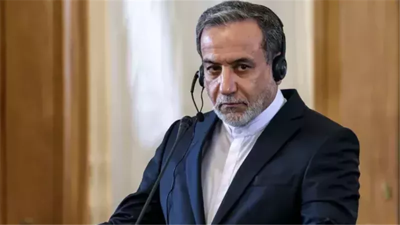 عراقجي: الهجمات على جزيرة خرج انطلقت من أراضي دول الجوار 