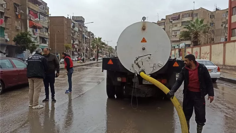 وزارة الإسكان تستجيب فورا لسحب مياه الأمطار بمطروح