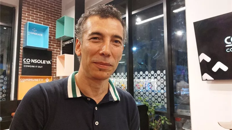 الروائي محمد الفخراني: حماس إبراهيم عبد المجيد للكتابة يزداد مع الزمن| خاص