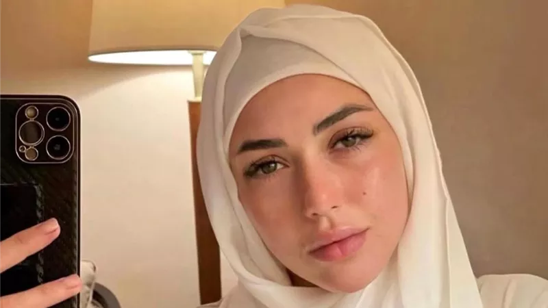 هل ترتدي سارة سلامة الحجاب قريبًا؟