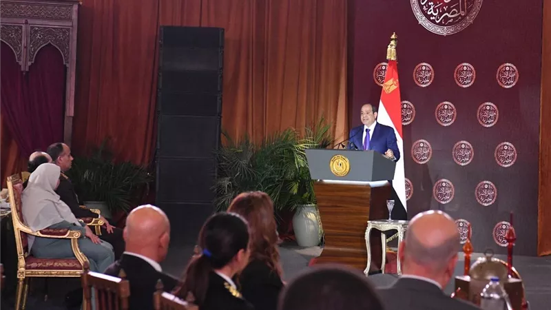 الرئيس السيسي: النزاعات الإقليمية والحروب تؤثر على الاقتصاد العالمي ومصر
