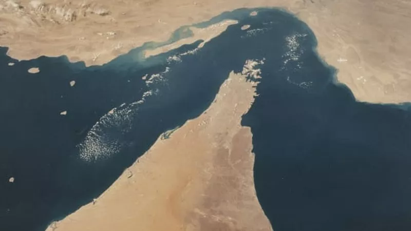 البحرية الإيرانية: أغلقنا «هرمز» بذكاء وسنواجه العدو بآخر أنفاسنا