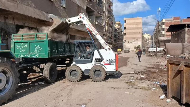 استمرار حملات النظافة اليومية ورفع المخلفات والقمامة بمركز ومدينة دسوق