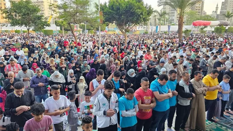 حكم صلاة الجمعة إذا وافقت يوم العيد.. دار الإفتاء تجيب